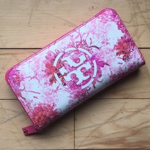 NWT BRAND NEW LEATHER TORY BURCH PRINTED WALLET